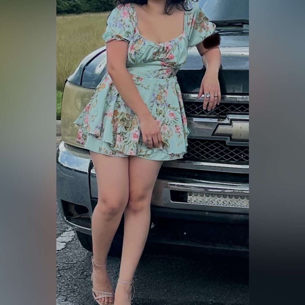 New used once- Short mint floral dress with shorts underneath